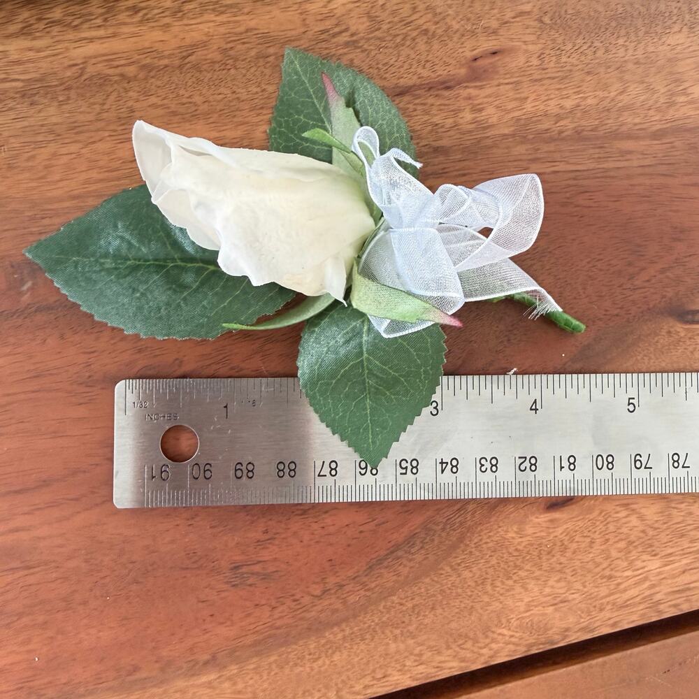 Lot of 40 groomsman wedding boutonniere prom dance silk flower white rose true - Picture 2 of 3